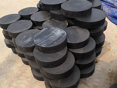 丹江口板式橡胶支座由若干层橡胶片与薄钢板经加压硫化